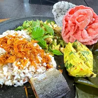 Lunch pepes tahu|yeni kartikasariさん