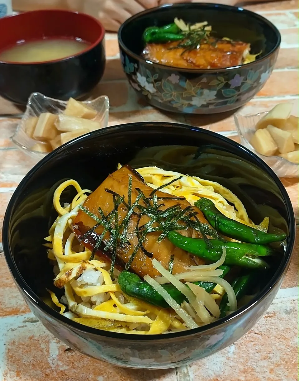 鯖みりん丼と大根の甘酢醤油漬け|みったんさん