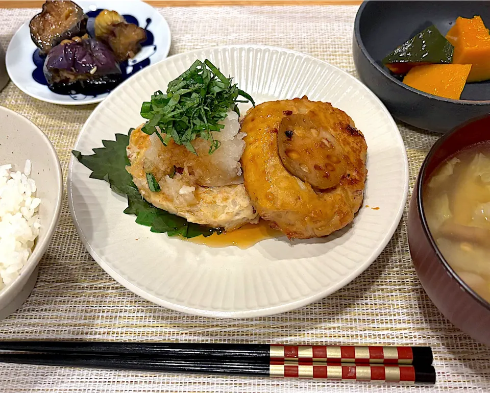 夕食（10/30)
＊蓮根つくね
照り焼き・おろしポン酢
＊茄子の揚げ浸し
＊かぼちゃ煮物
＊味噌汁
＊ご飯|さっちんさん