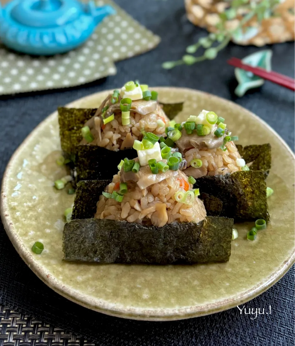 アワビの煮貝と舞茸の炊き込みご飯〜バタートッピング|ゆーこどんさん