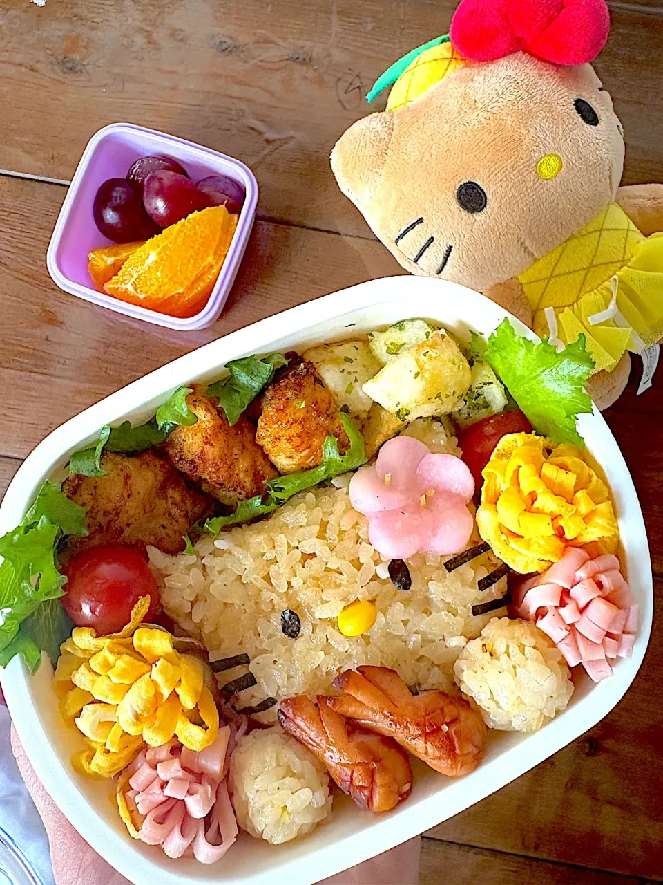 秋の遠足♩日焼けキティ弁当|＊k＊さん