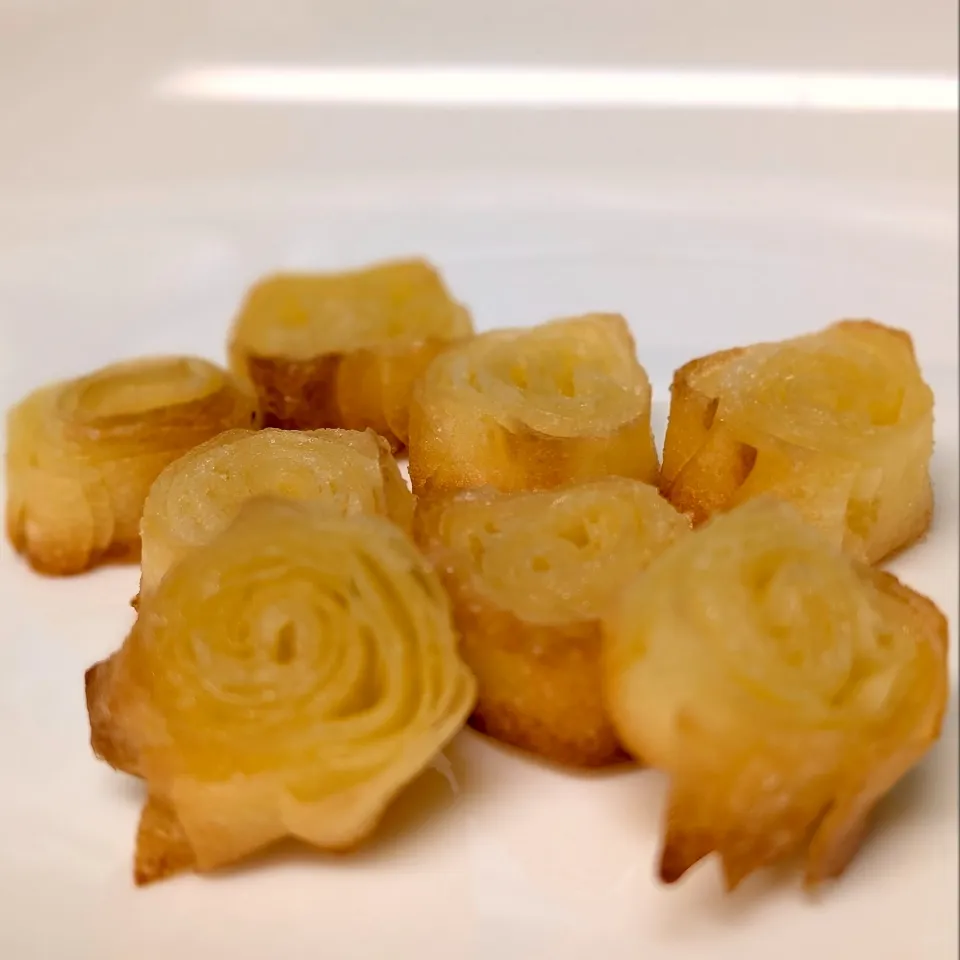 余った春巻きの皮でパイ|ハリネズミさん