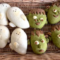 ハロウィンパン
＊おばけパン（ブラックサンダー）
＊フランケンシュタイン（抹茶あんぱん）| さっちんさん