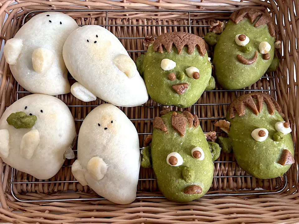 ハロウィンパン
＊おばけパン（ブラックサンダー）
＊フランケンシュタイン（抹茶あんぱん）|さっちんさん