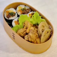 キンパと　　　　　　　　　　　　　　　　鶏もも肉の唐揚げ&レンコンのきんぴら　　お弁当♡ ﾟ+｡:.ﾟ|ohanaさん