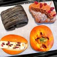 麦のかなた　ノワール・パンプキン　クロワッサン モンブラン　ラザニアのブリオッシュ　チーズカッサータ風サンド|四天王さん