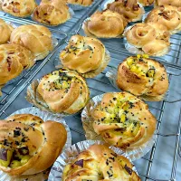 ねじりパン（さつまいもバター/ベーコンチーズ）|Kazuya Miyukiさん