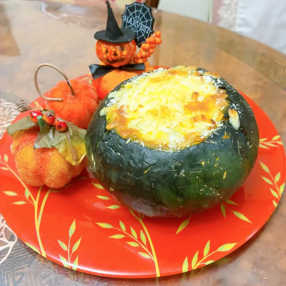 丸ごとかぼちゃ🎃グラタン|ショコラさん