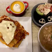夕食（10/31)
＊ラザニア
＊コンソメスープ
＊サラダ
＊かぼちゃプリン| さっちんさん