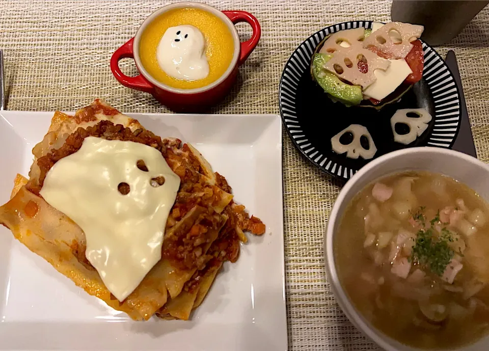 夕食（10/31)
＊ラザニア
＊コンソメスープ
＊サラダ
＊かぼちゃプリン|さっちんさん