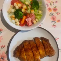 トンカツとシーザーサラダ|めんちゃんさん
