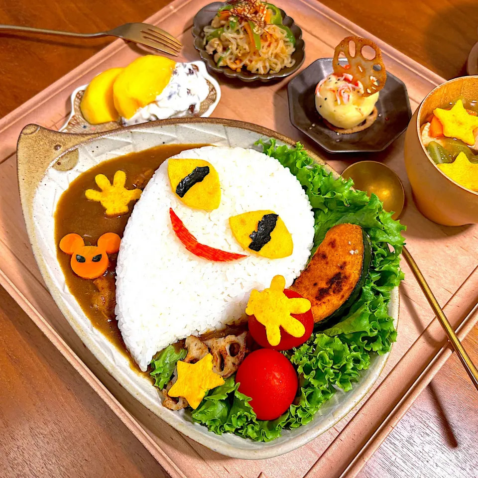 ねないこだれだカレー🎃🍛✨|すずさん