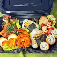 ハロウィン風お弁当 🎃ʜᵃˡˡᵒʷᵉᵉn🎃🦇🕸⋆꙳|鬼百合さん