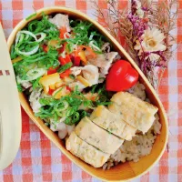 豚のレモンソース弁当
　豚ロースレモンソース
　だし巻きたまご
　
美味しくできました✨|ふかふかごはんさん