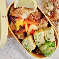 鶏ロースト弁当
　鶏ロースト
　だし巻きたまご
　
美味しくできました✨|ふかふかごはんさん