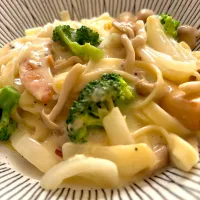 フェットチーネでクリームパスタ✨🤗👍|てるみさん