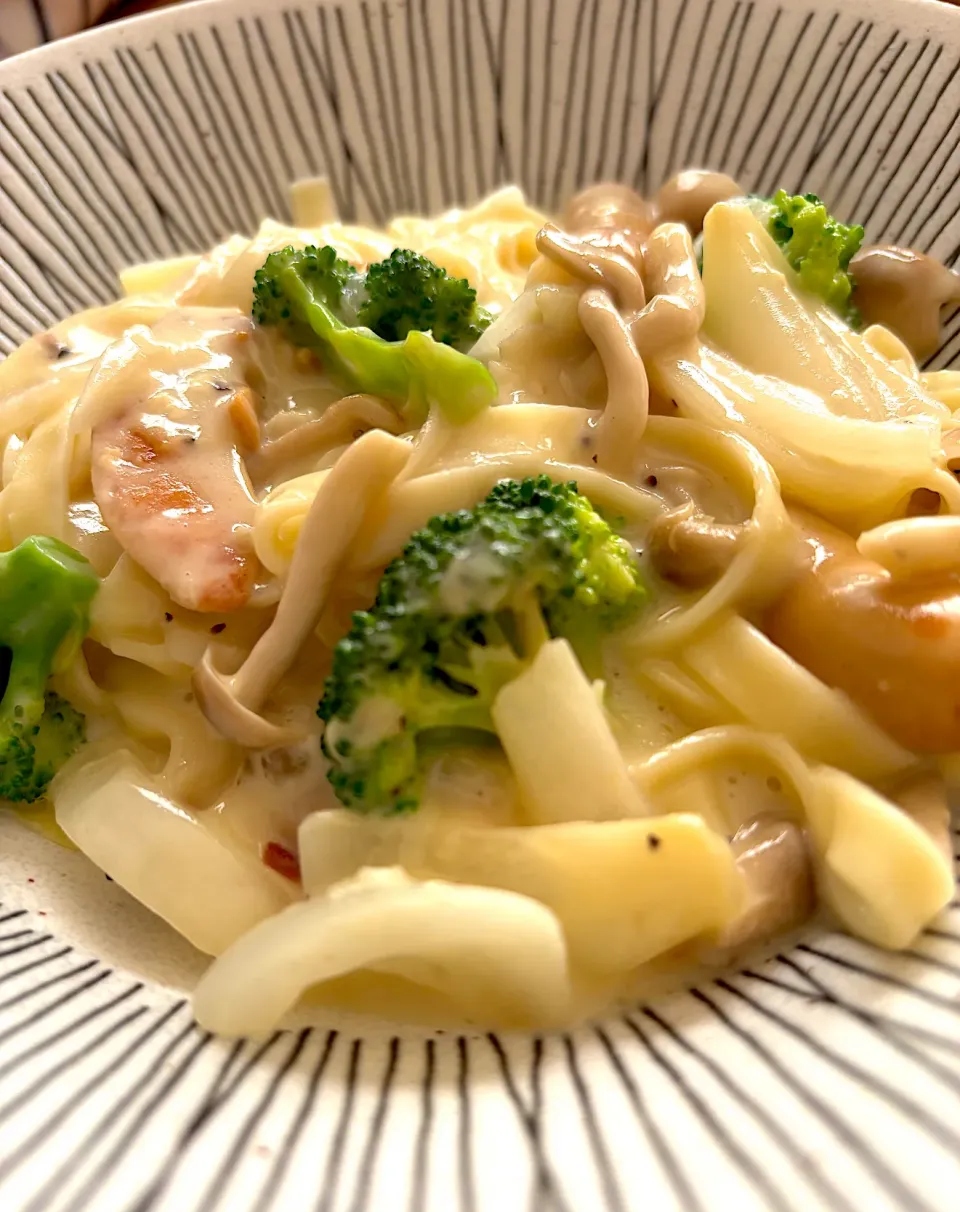 フェットチーネでクリームパスタ✨🤗👍|てるみさん
