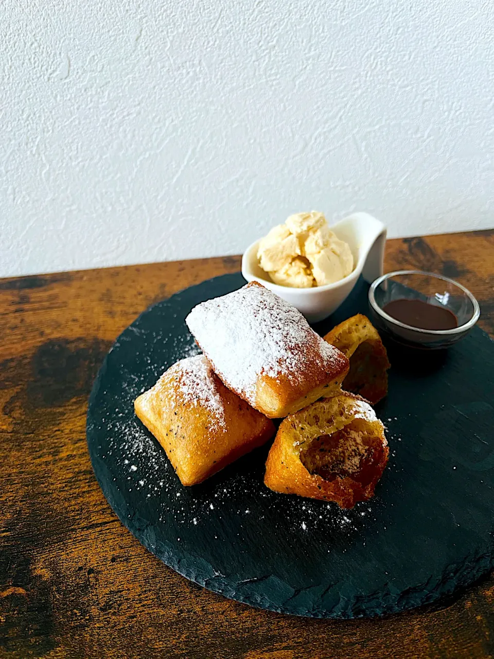 アールグレイ風味のベニエとバニラアイス|ayagohanさん