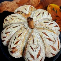 Pumpkin shaped sourdough|12Dragonさん