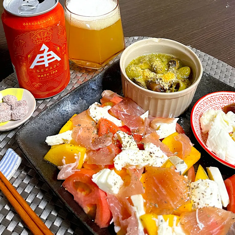 11/1晩酌：柿とトマトのサラダ|ななみんさん