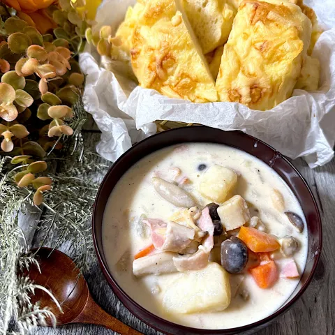「#牛乳料理部」を使ってみたSnapdishの料理・レシピ写真:クラムチャウダーandチーズフォカッチャ✨