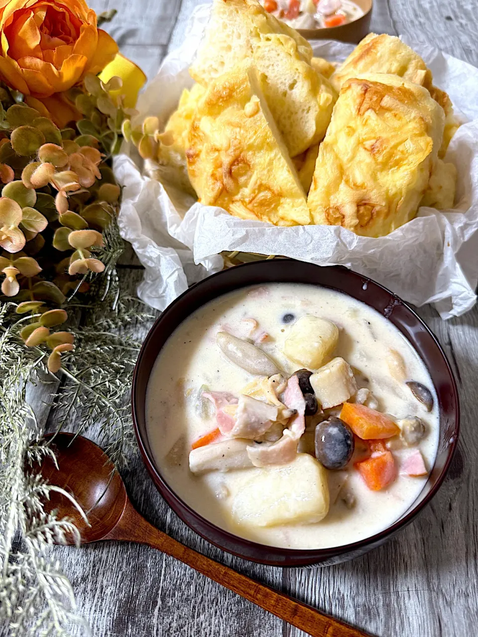 クラムチャウダーandチーズフォカッチャ✨|いっちゃんさん