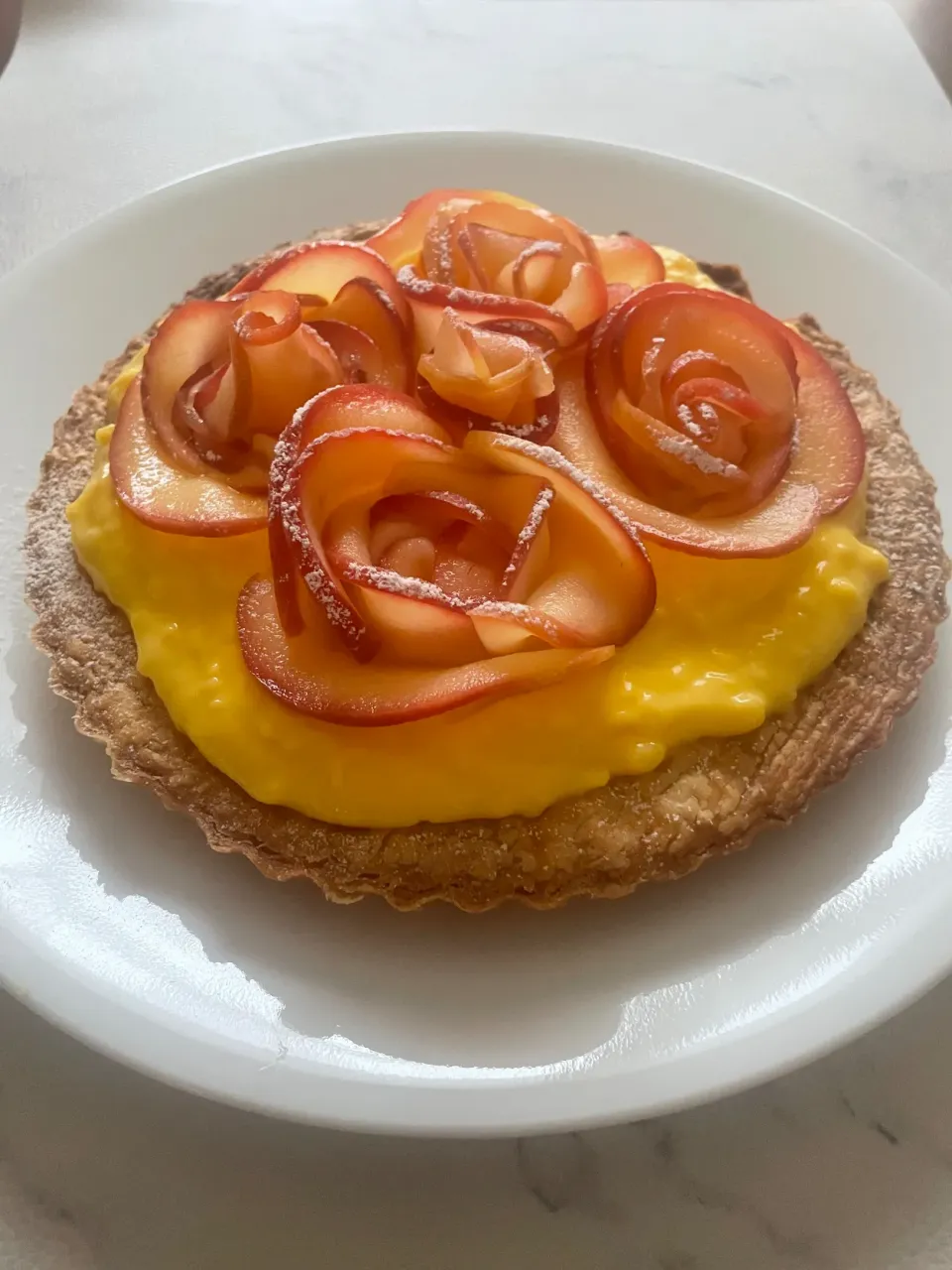 カスタードパイりんごの薔薇添え|めんちゃんさん