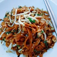 Fried rice noodles.|Priyamayaさん