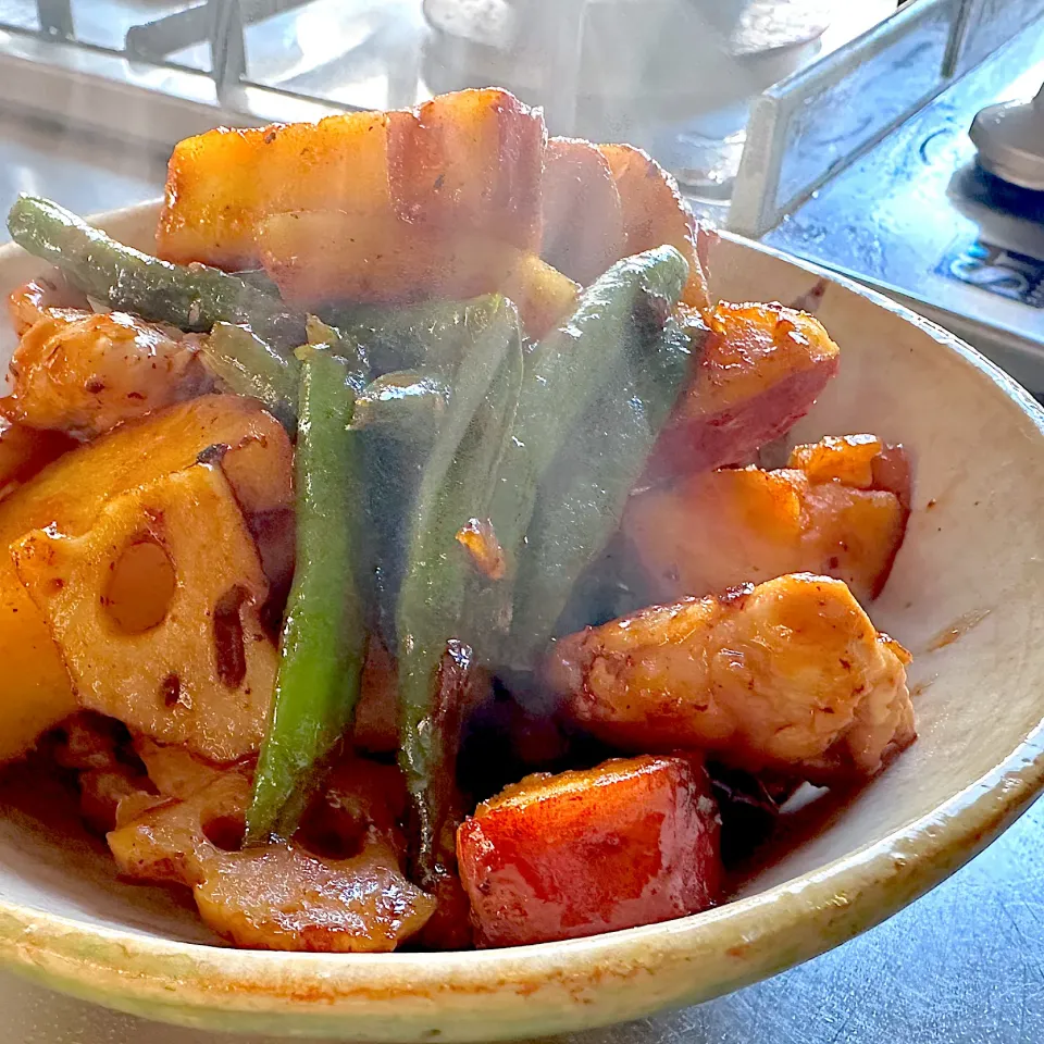 鶏と秋野菜のヤンニョム炒め|くまちゃんさん