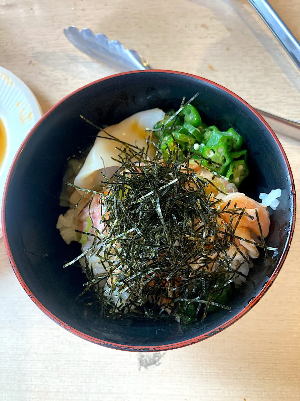 今日の昼ご飯⑭  海鮮丼を作りました|なびさん