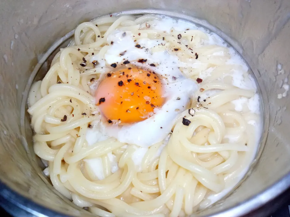 生タマゴ乗せ水漬けカルボナーラスパゲティ|darkbaronさん