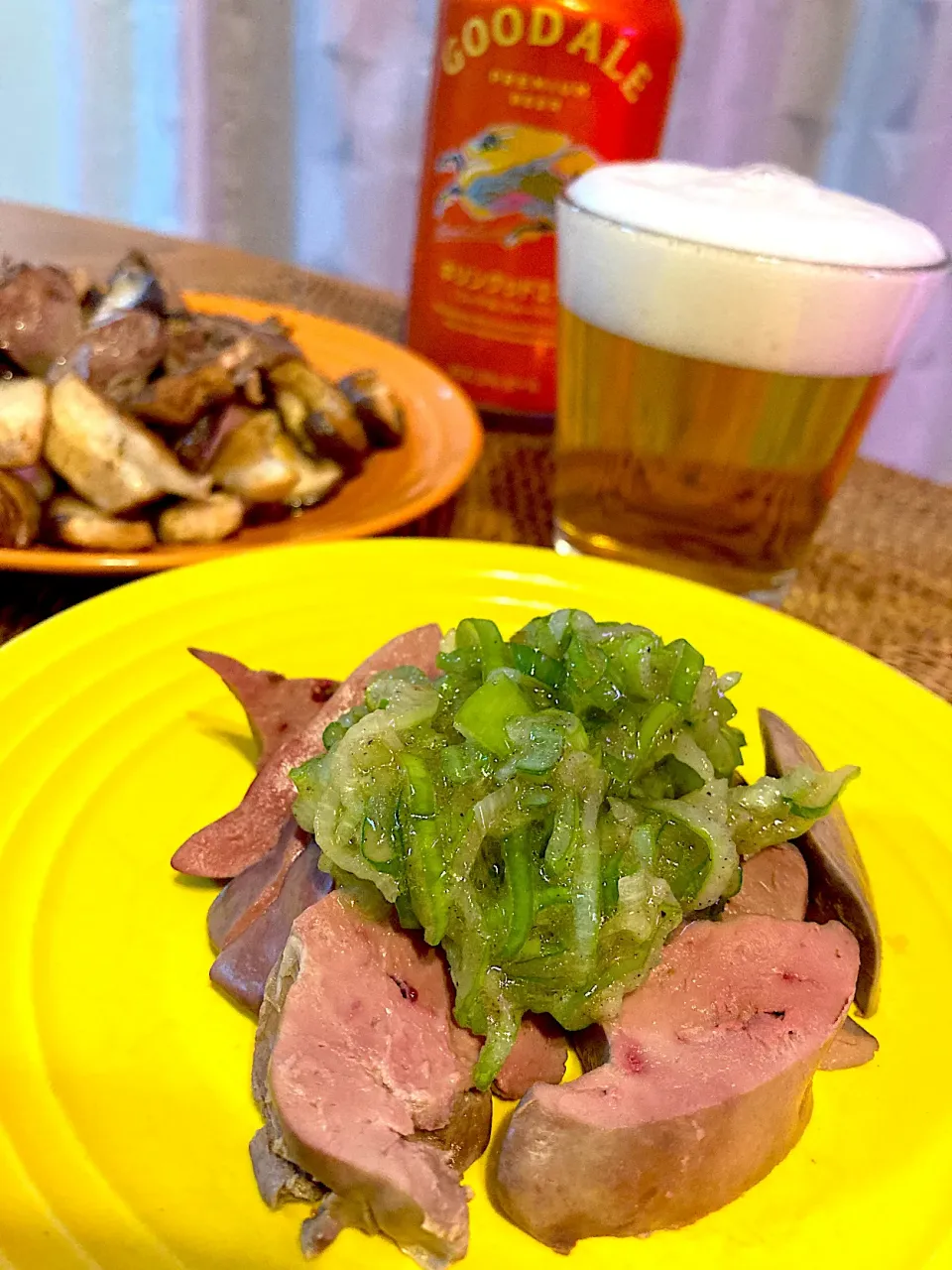 ほったらかし鳥レバーのネギ塩ダレと、鳥ハツと八色椎茸の炒めで乾杯😋🍻💕✨|アイさん