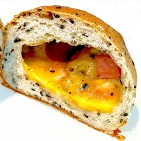 パリパリベーコンチーズパン断面|ユキちゃんさん