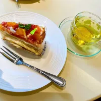 イチジクケーキとカモミールティー🫖|Hi-Niさん