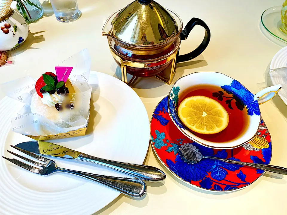 抹茶小豆の大福とレモン🍋紅茶|Hi-Niさん