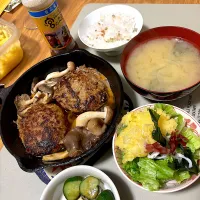 2025/11/01 宮のハンバーグ&ホクトひらたけのグリル、山盛りポテトサラダ、無印きゅうりぬか漬け|kykyさん
