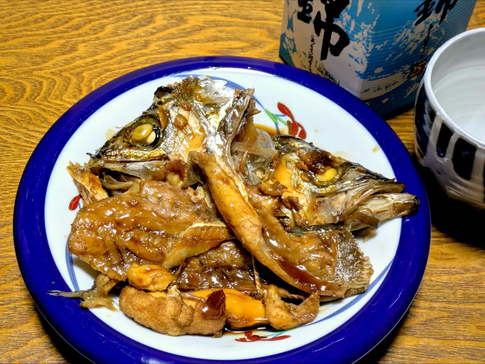 ヒラスズキのアラ煮付け(太刀魚マコ入り)|macoZyさん