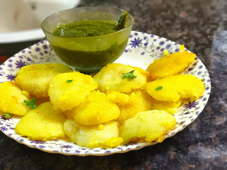 mini idli with green chutney|Aakansha Agrawalさん