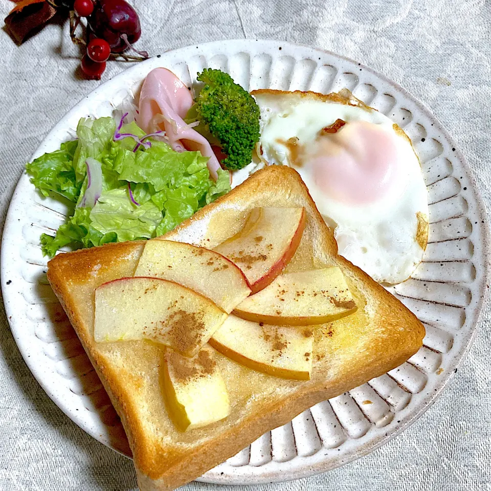 りんご🍎トーストで朝ごパン🍞|ringonamaさん