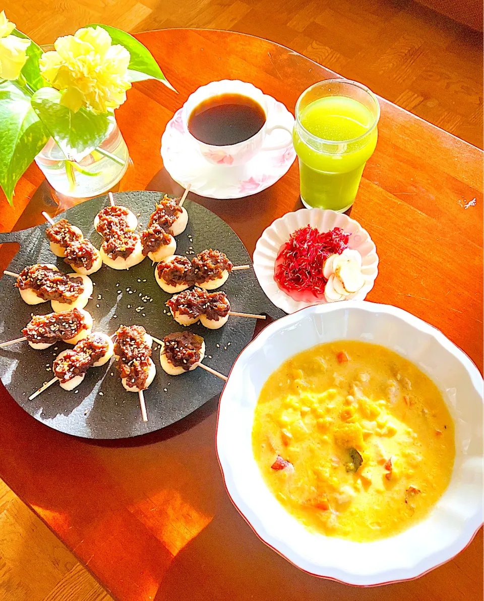 あるもんでシチューと焼き串団子^ ^朝から楽しんでます！|HAMI69さん