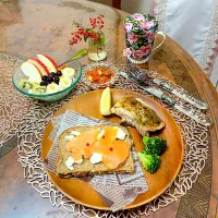 コストコ有機パンで、サーモンクリチトースト| ショコラさん