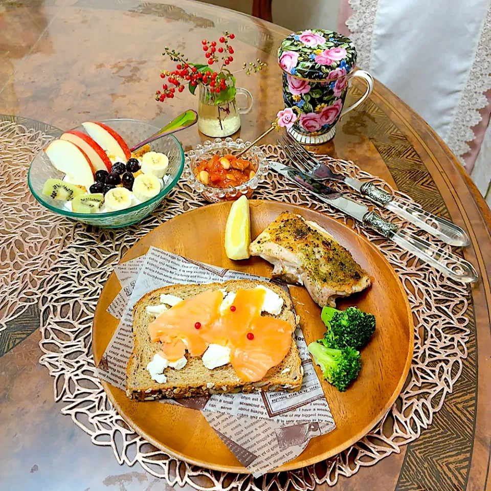 コストコ有機パンで、サーモンクリチトースト|ショコラさん