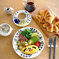 焼きたてクロワッサンの朝ごはん|jarinkoさん