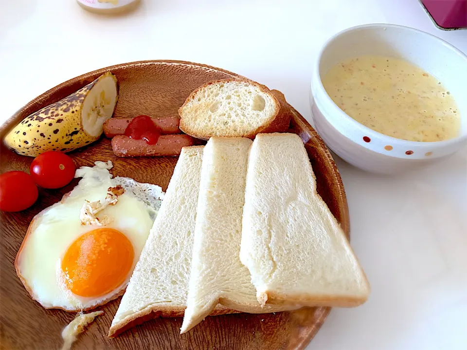 野菜たっぷりポタージュのモーニング|カルボーンさん