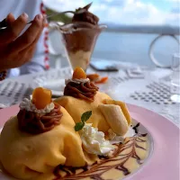 湖畔でほっこり、モンブランクレープ&チョコパフェ|kaeさん