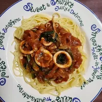イカとほうれん草のトマトパスタ|ひろにぃさん