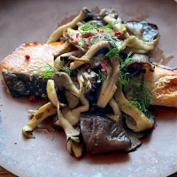 サーモン きのこ炒め|keisukeさん