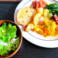 休日Brunch①サラダとアペタイザーのプレート|KANAさん