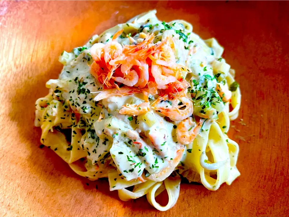 休日Brunch②生桜海老と大根の葉のクリームソースのフィットチーネ|KANAさん