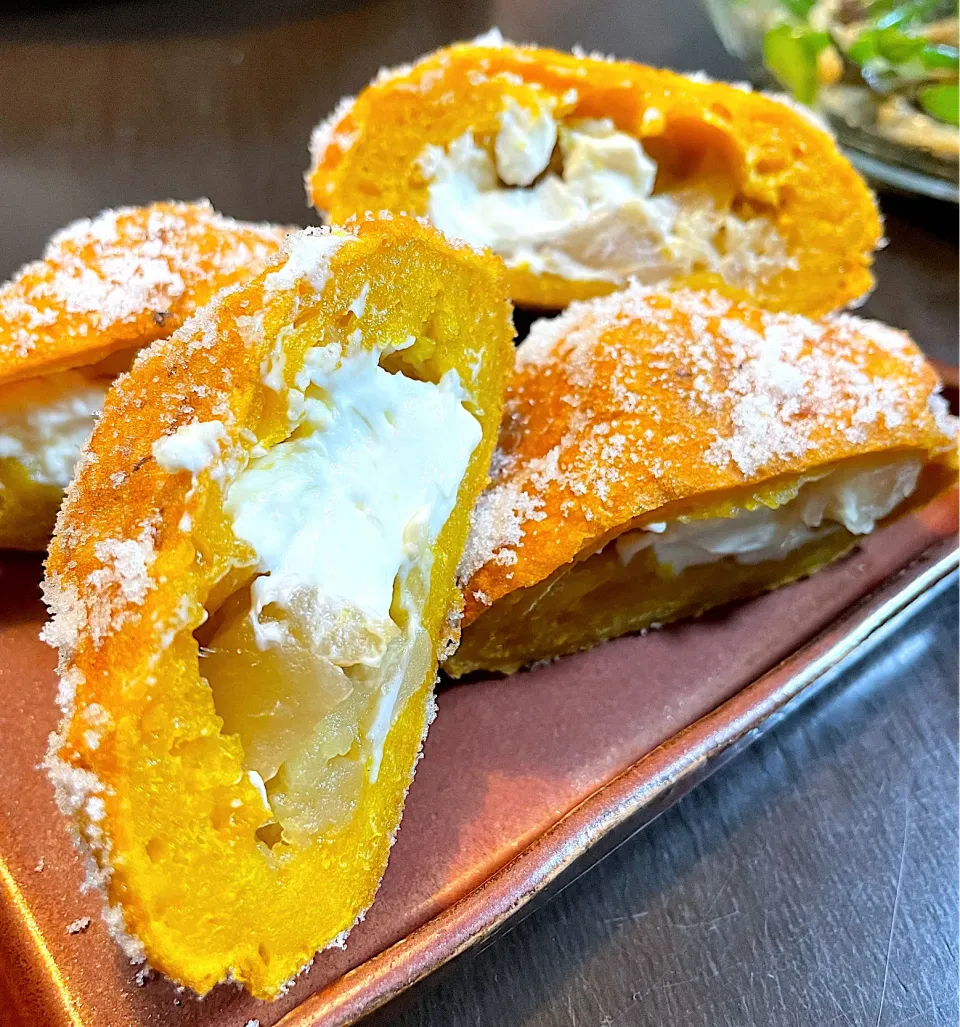 かぼちゃ生地の揚げパン|DKさん